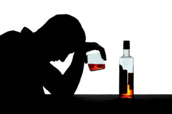 Alcolismo: cause e soluzioni